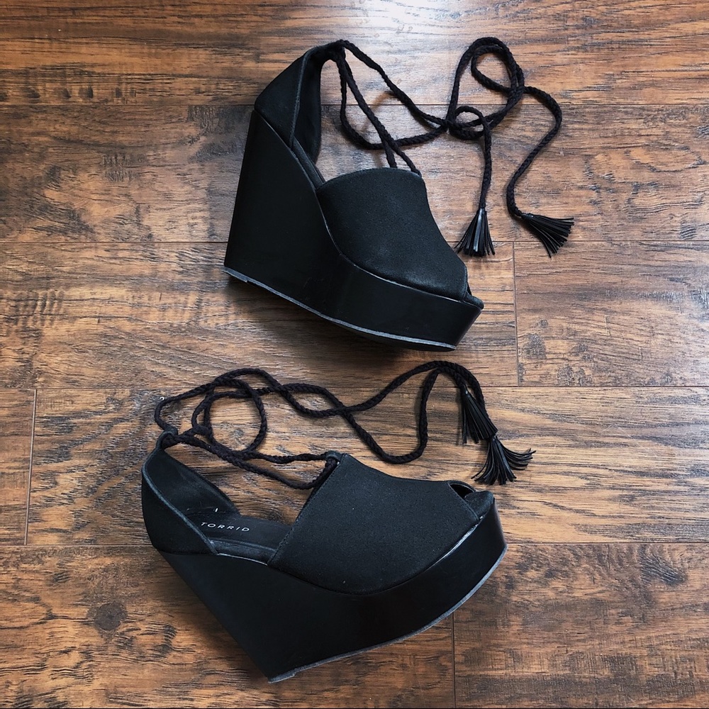Torrid • black suede platform peeptoe sandals